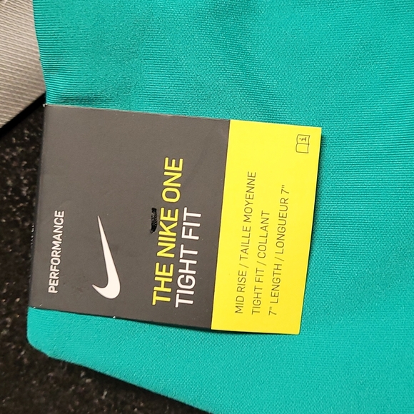 Nike Performance Shorts - Picture 5 of 10